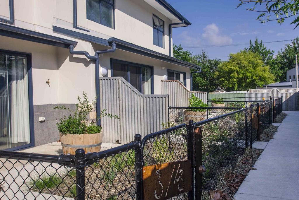One Of A Kind Apartments Canberra Buitenkant foto